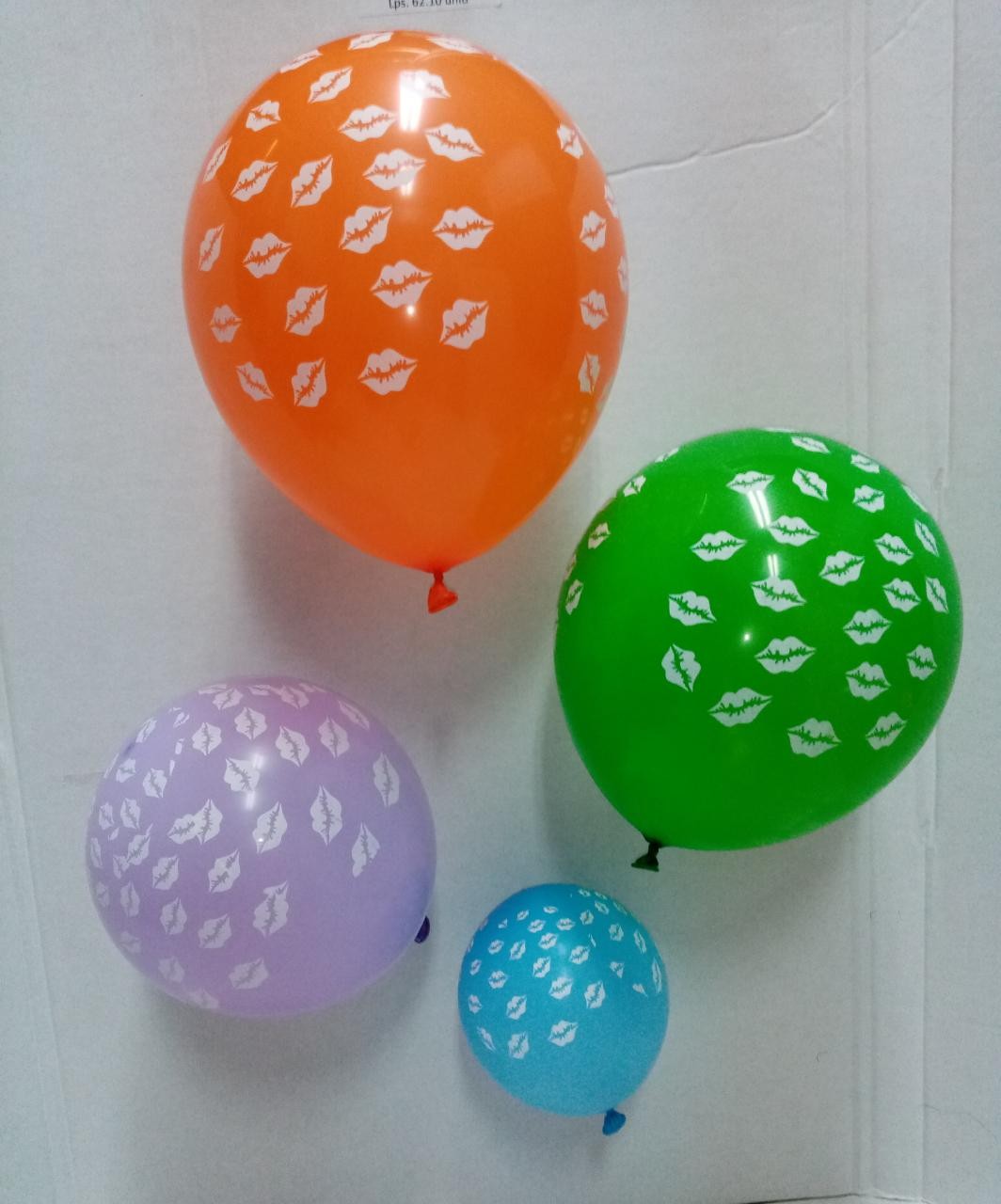 Globo de colores impreso de labios 
