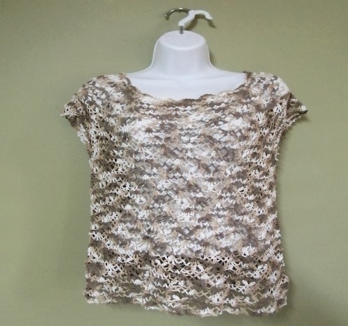 Camisa en tonalidades de tierra