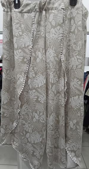 Pantaloneta Robert Louis usado en buen estado 