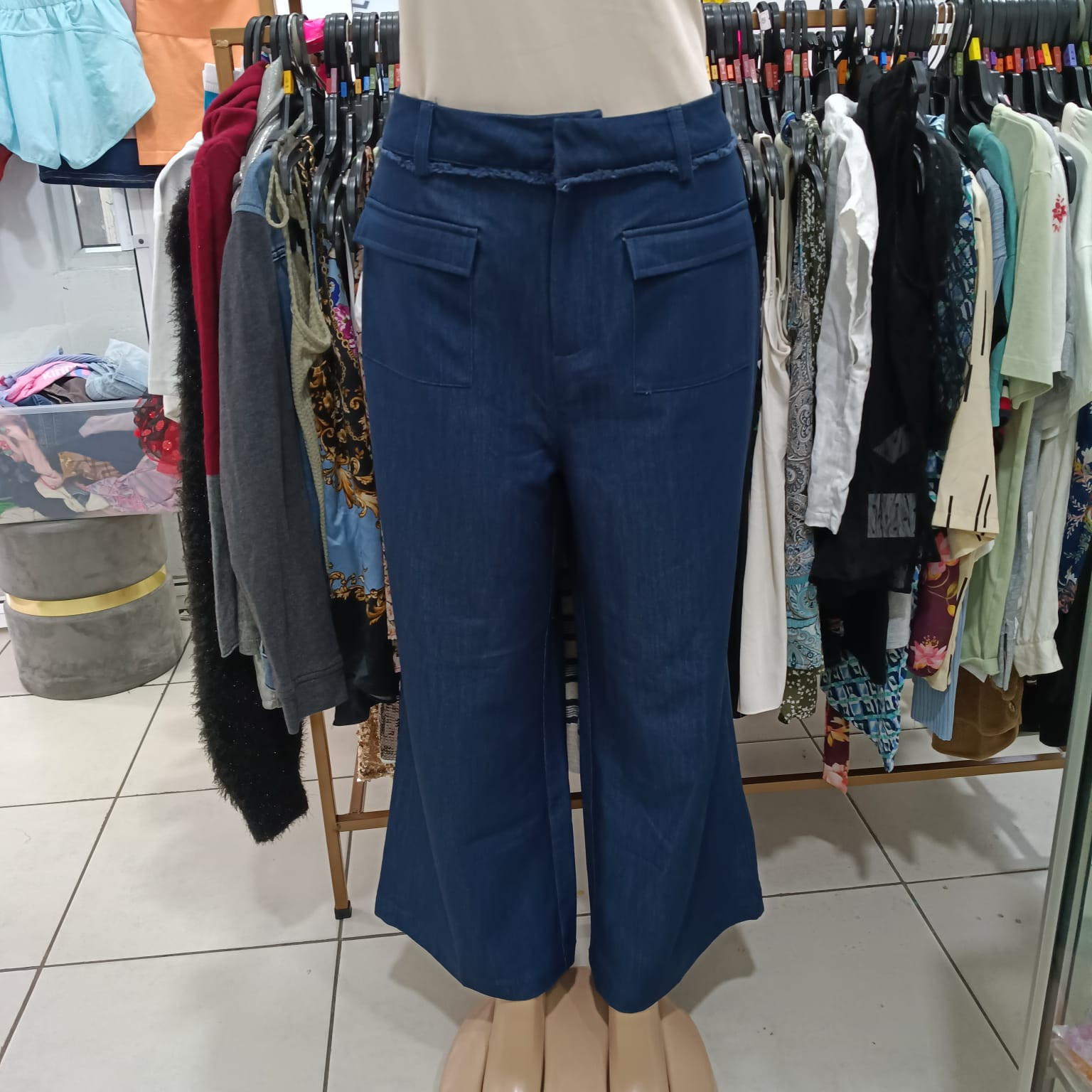 Pantalón de tela NovaLuxe