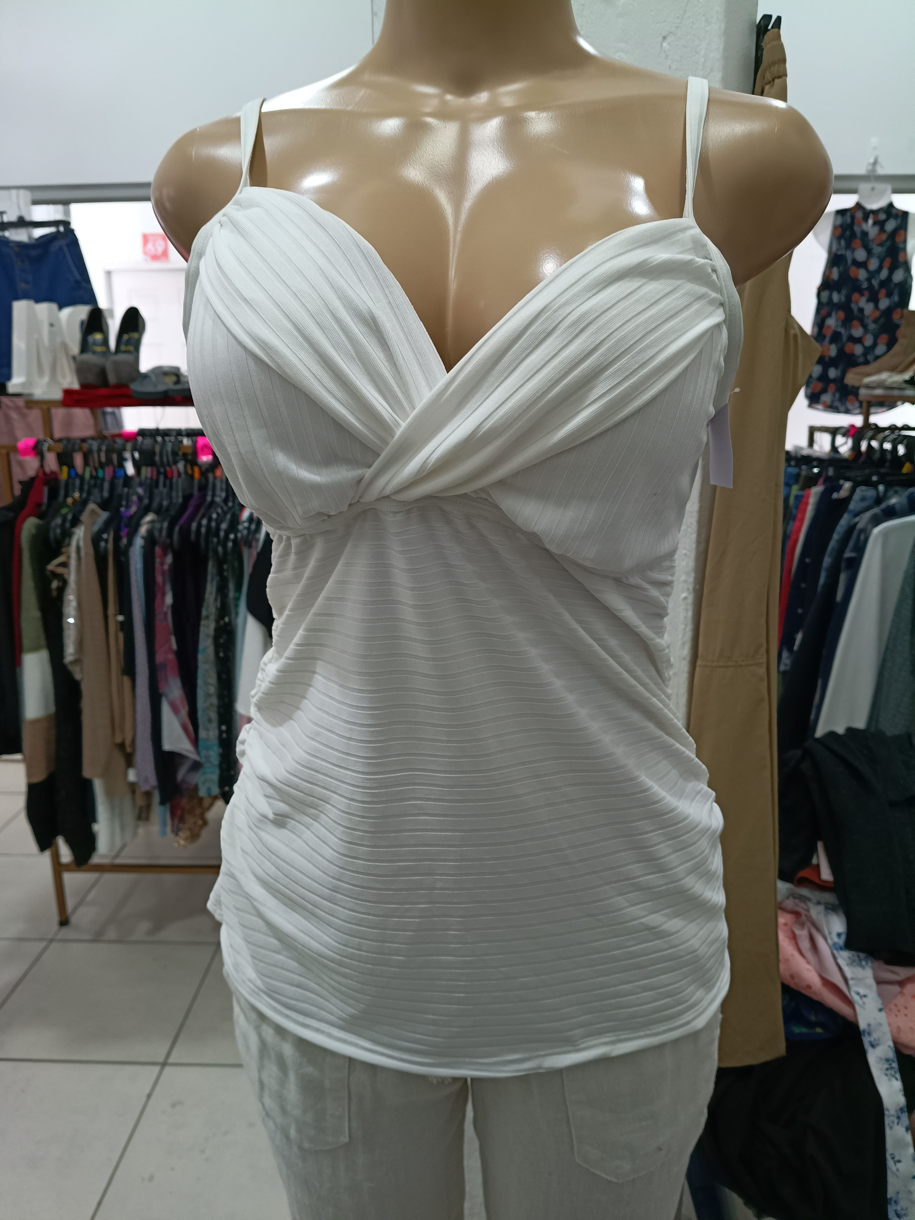 Blusa blanca de tirantes , talla L (usada como nueva)