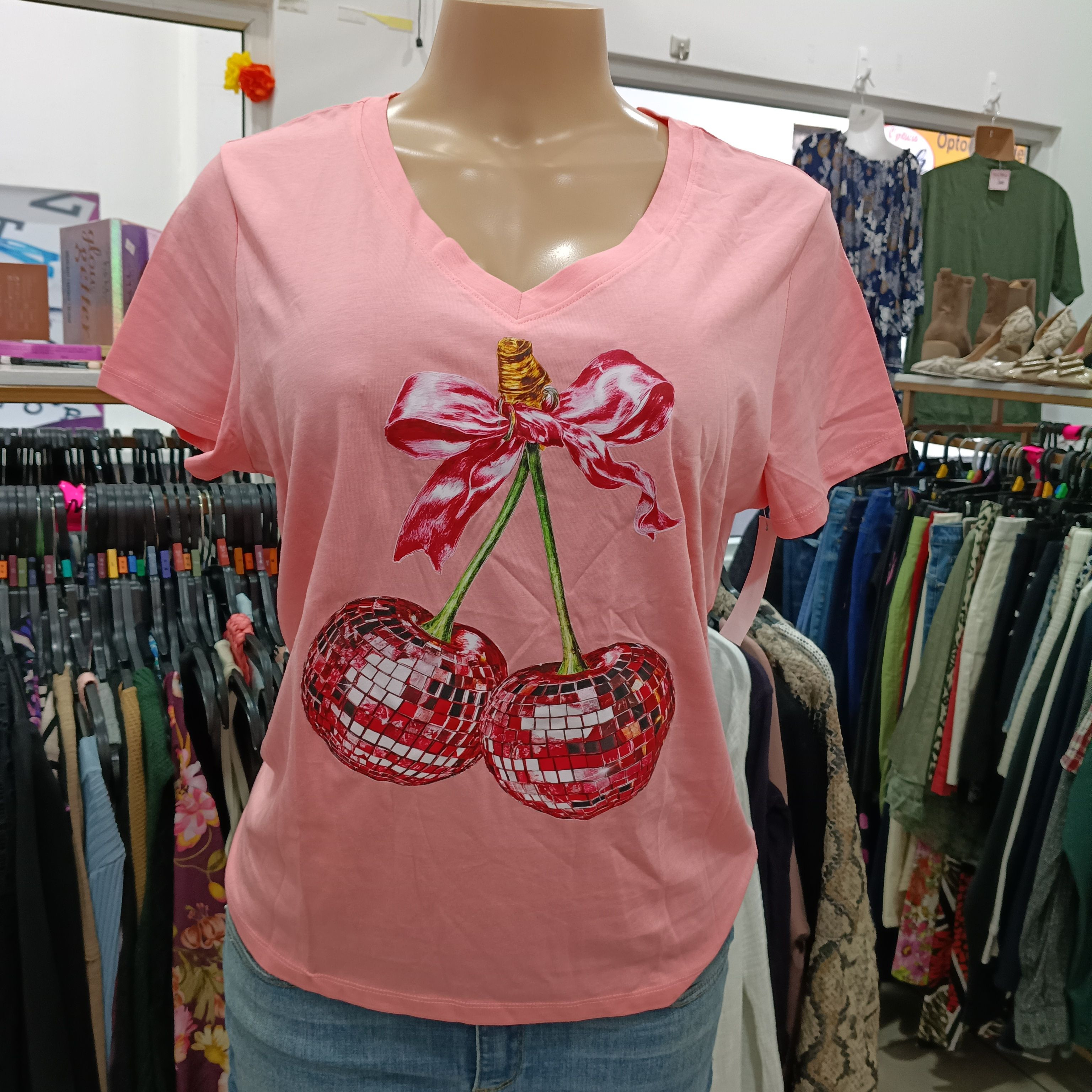 Camiseta Time True rosada cuello V