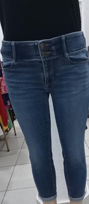 Jeans para dama APT 9 usado