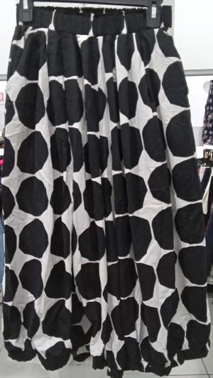 Falda  pantalon Madona usado en buen estado