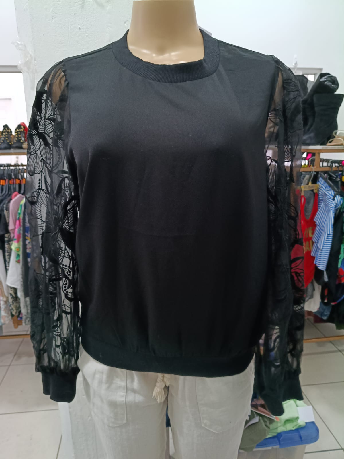 Blusa negra manga larga talla M (nueva)