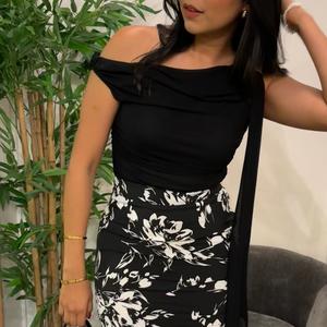 S•M•L Blusa off shoulder negro