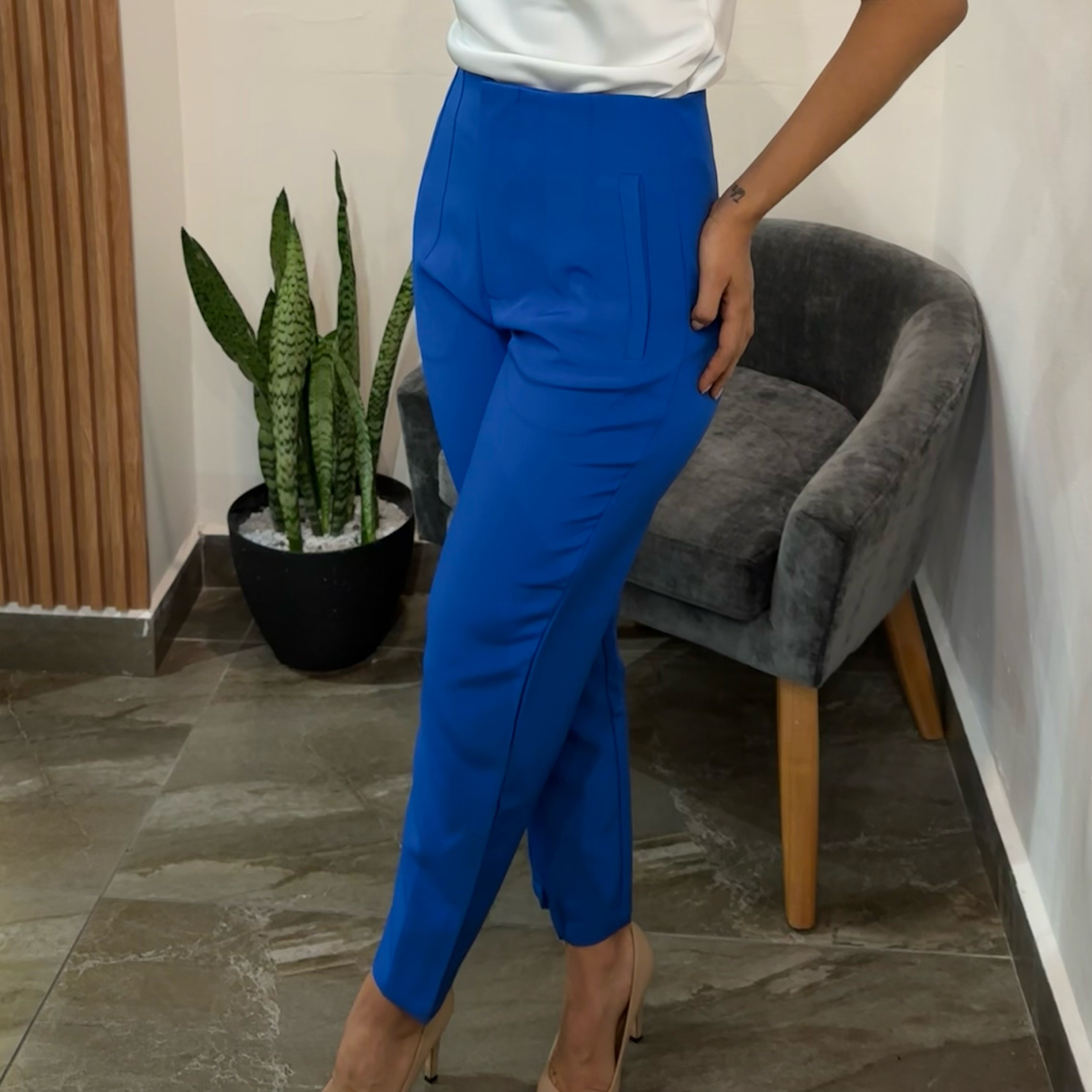 Talla L Pantalón pinzas azul eléctrico 