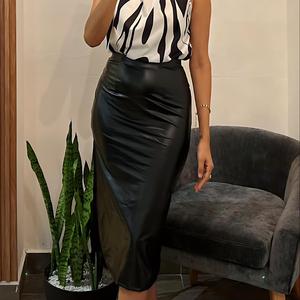 Talla L falda cuerina larga