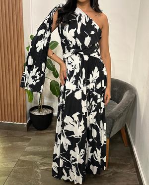 L vestido plisado blanco y negro