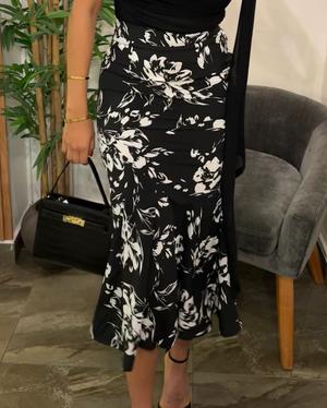 S•M Falda midi floral negro