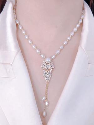 Collar de perlas elegante