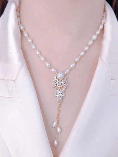 Collar de perlas elegante