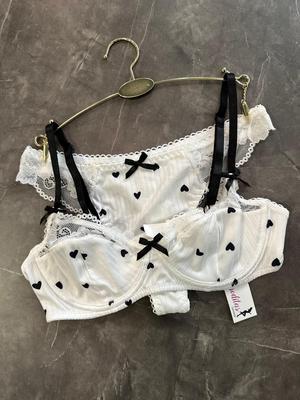 Set Talla S M L (blanco con corazones negro) 