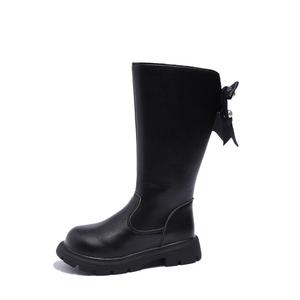 Botas altas con chongo en la parte trasera *negras*