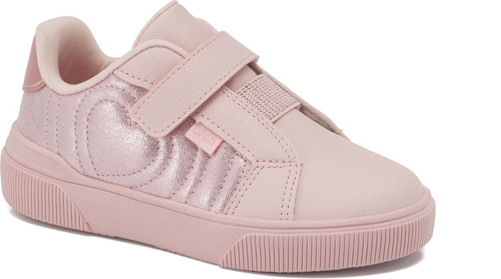 Tenis color rosa pastel brasileño