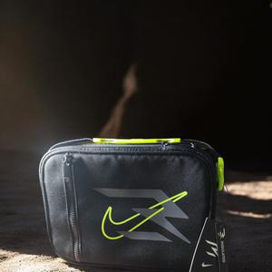  Lonchera Nike 3Brand by Russell Wilson