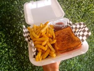 Sándwich Sencillo con papas 