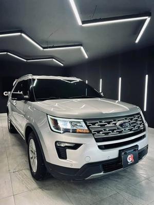 FORD EXPLORER XLT 2019