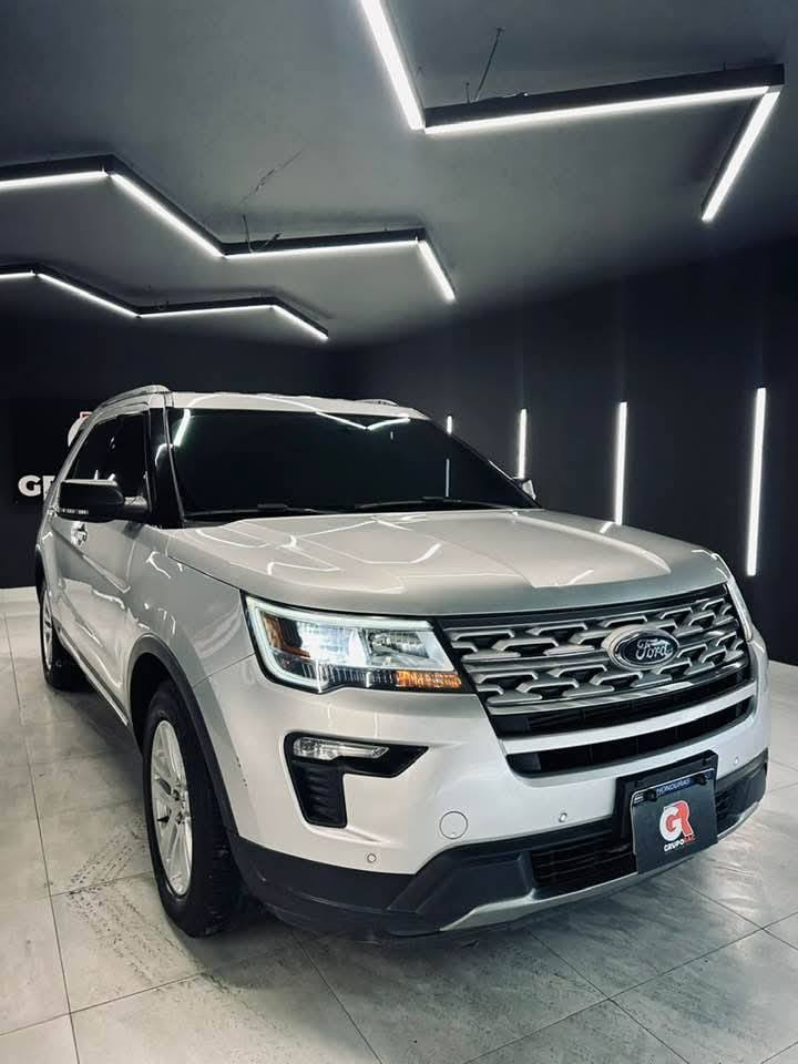 FORD EXPLORER XLT 2019