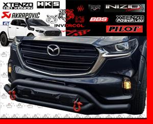 DEFENSA BIGOTE NEGRO CON GANCHOS ROJOS BT50