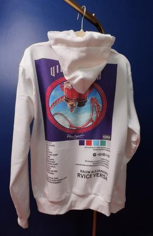 Sudadera con gorro