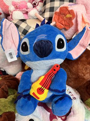 Peluche Stitch con guitarra 🎸💙40 cms