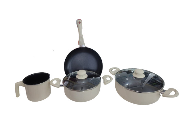 Juego de Ollas Super Chef 4 piezas con vaso lechero