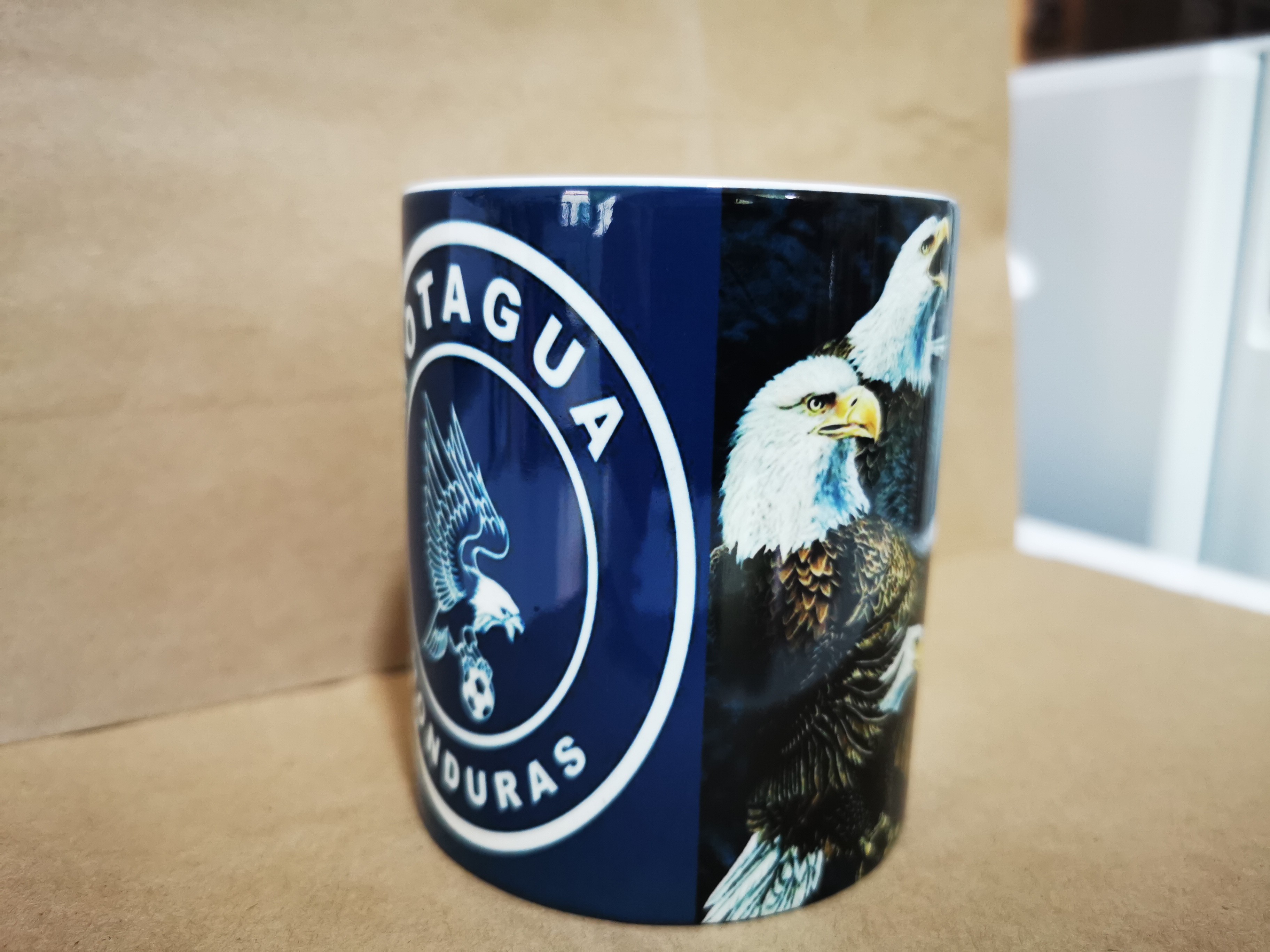 Tazas con motivos de la Liga Nacional de Honduras