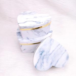 FLOWER BOX SET CORAZÓN MARMOLEADO